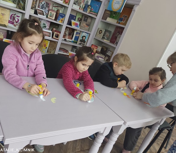 «Динозаври: невигадана історія»