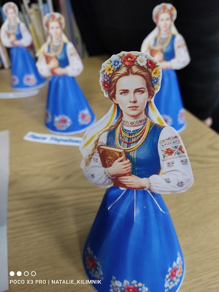 «І Лесин дух зі слова в душу лине…»