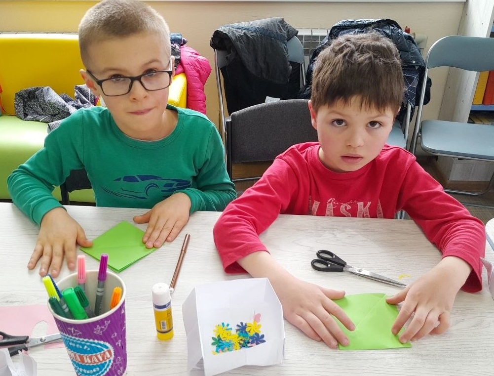«Веселий великодній кролик»