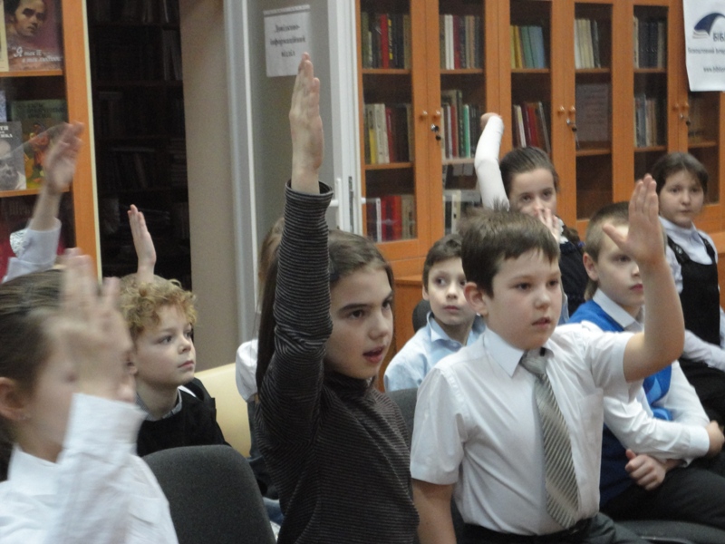 Діти взяли участь у конкурсах «Вгадай казку», «Портрети героїв».
